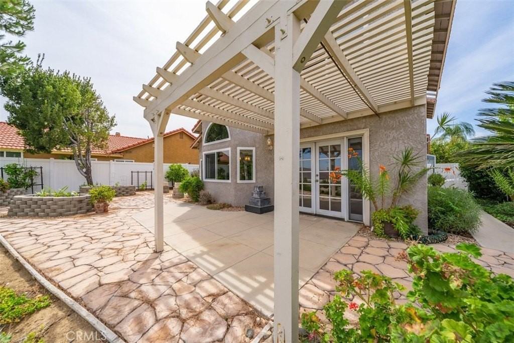 23053 Canyon Hills Road - Photo 2 of 21