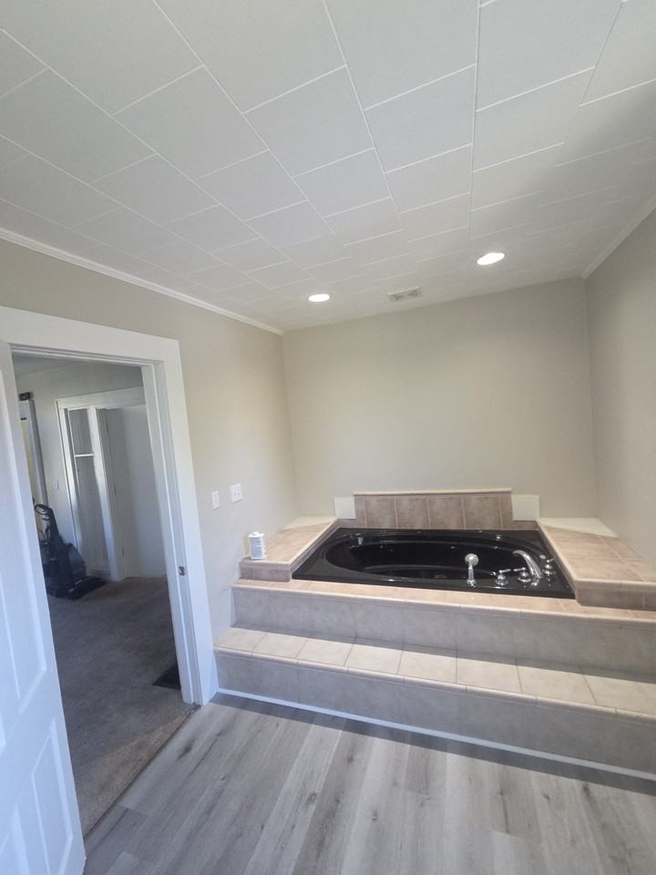 340 West 24th Street - Photo 7 of 9