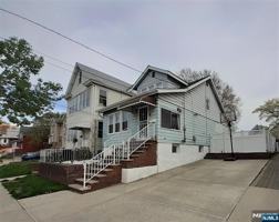 featured image of 98 Willard St