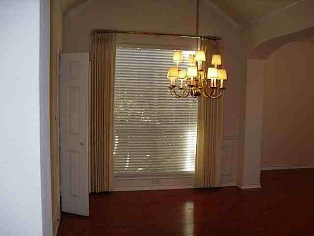 3824 Lowrey Way - Photo 5 of 10