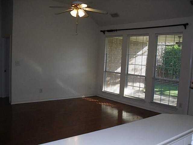 3824 Lowrey Way - Photo 6 of 10