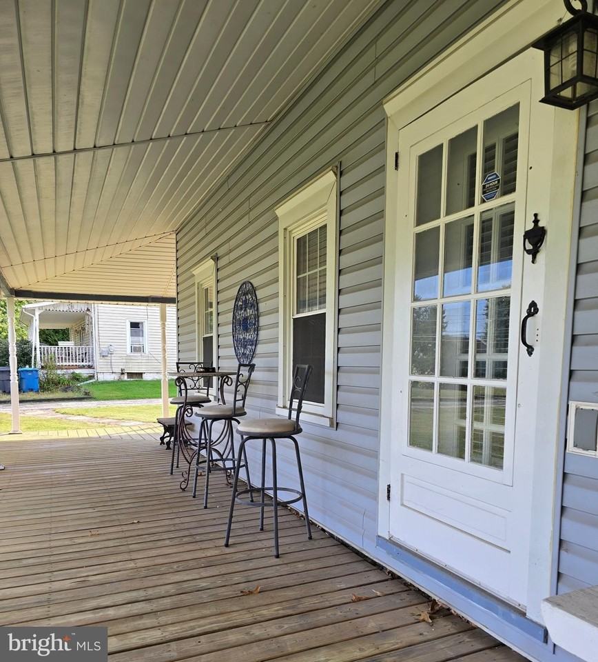 184 Cochran St - Photo 2 of 34