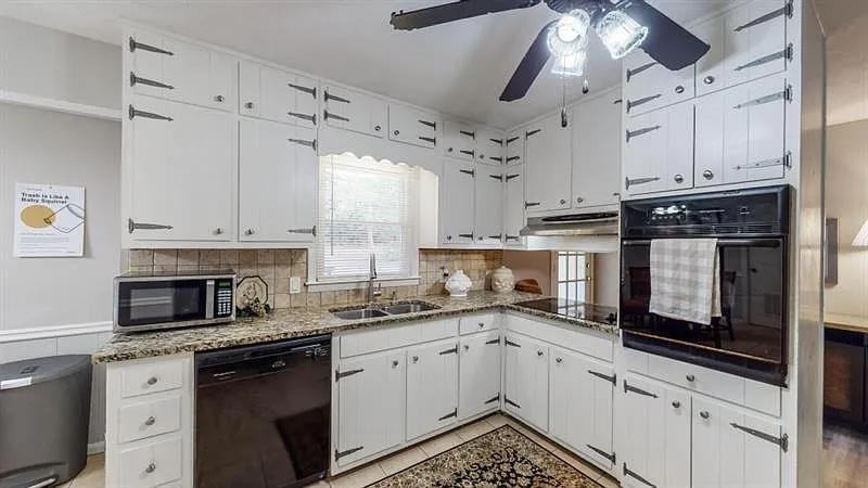 2628 Hickory Trail - Photo 5 of 9