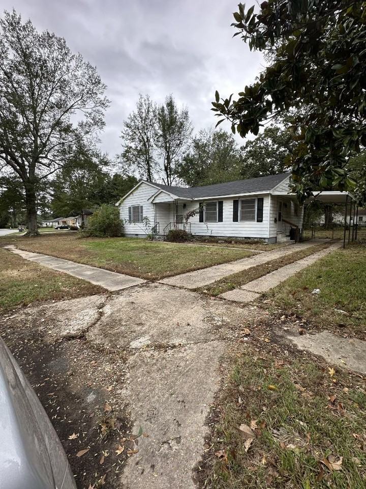 16 Shirley St - Photo 2 of 2