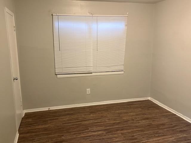 3270 Powell Ave - Photo 3 of 12