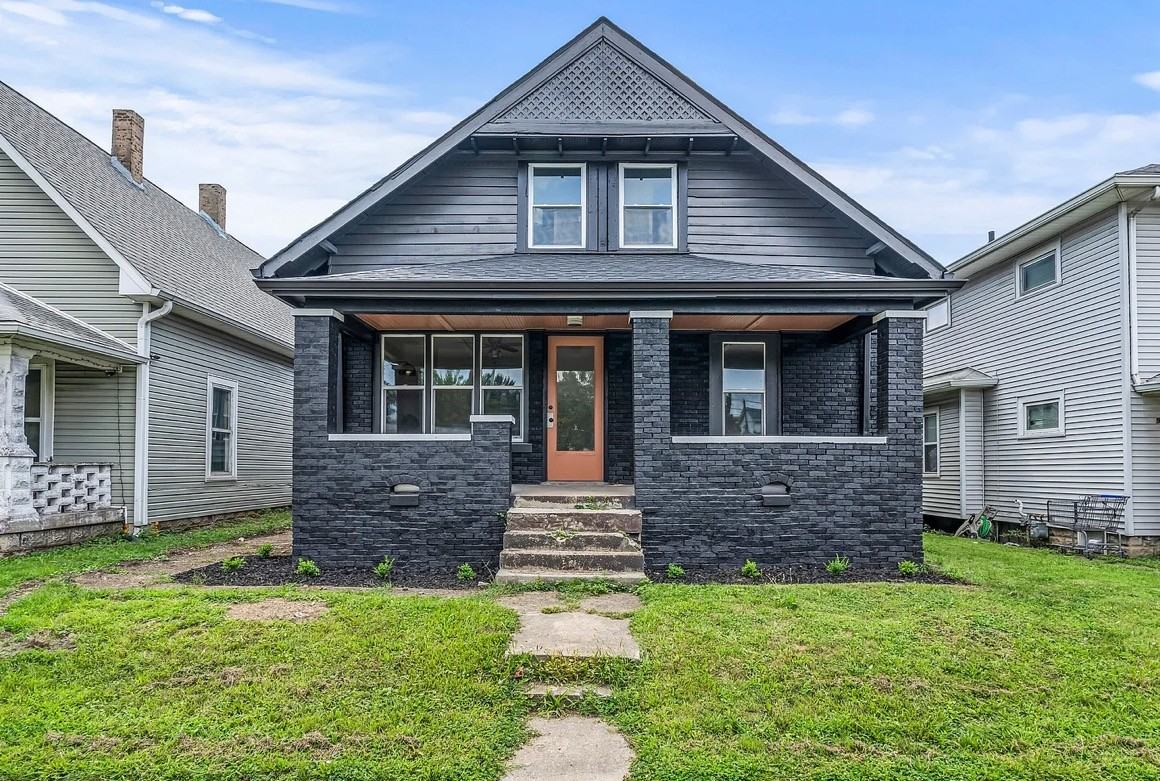 941 E Raymond St - Photo 2 of 11