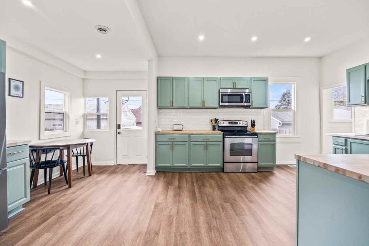 941 E Raymond St - Photo 4 of 11