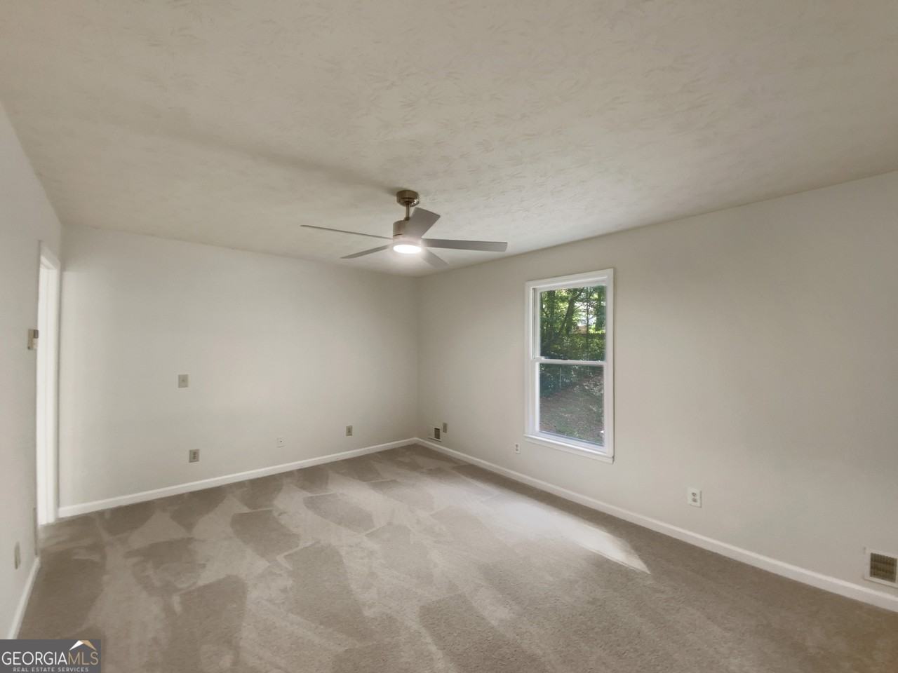 1583 Thornwood Drive - Photo 7 of 12