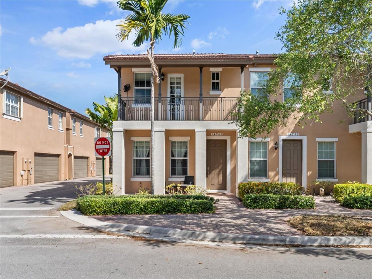 14741 Sw 11th St - Photo 2 of 20