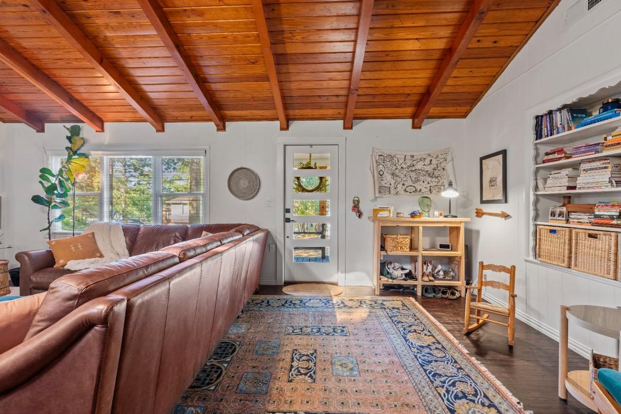 319 Hideaway Lane Central - Photo 2 of 20