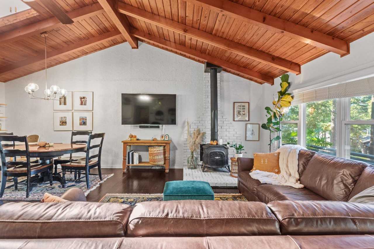 319 Hideaway Lane Central - Photo 6 of 20