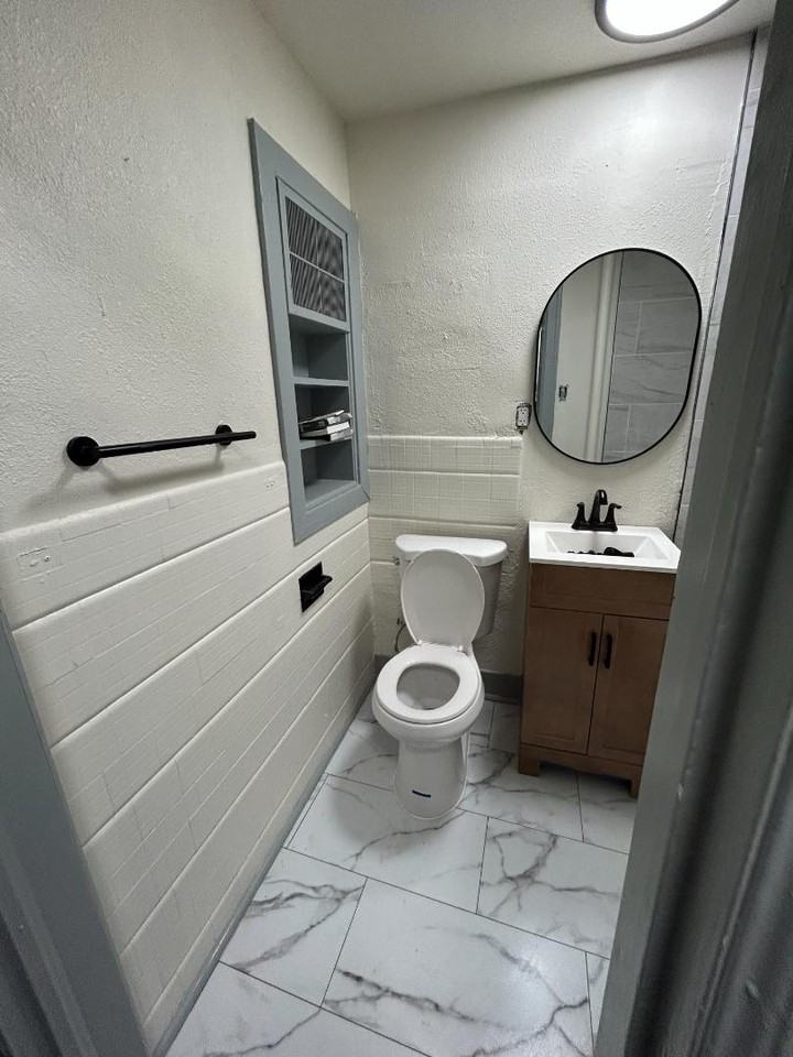 3708-3710 Summit St - Photo 4 of 10