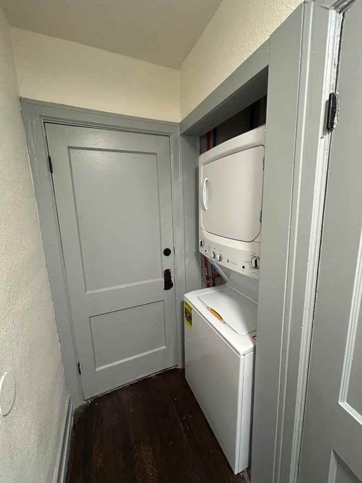 3708-3710 Summit St - Photo 6 of 10