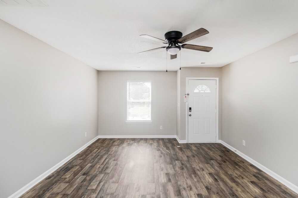 113 Daventry Pl - Photo 4 of 17