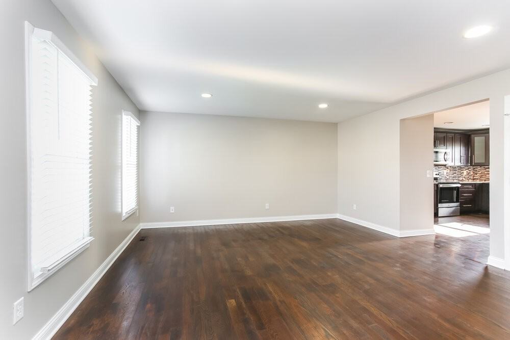 121 Welshmore Dr - Photo 7 of 18