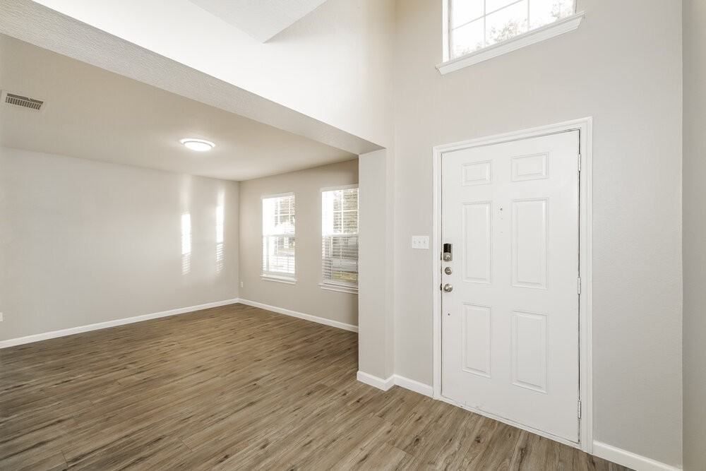 208 Rinehardt Street - Photo 5 of 17