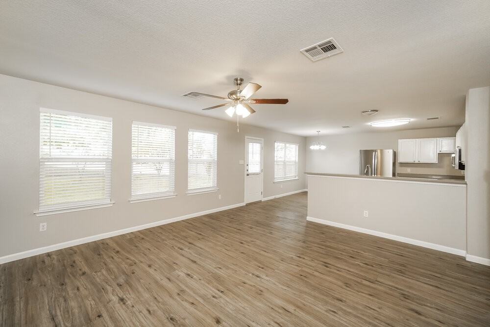 208 Rinehardt Street - Photo 6 of 17