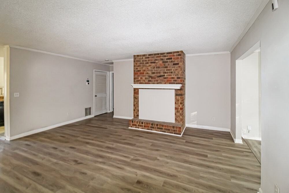 5657 Estates Ct - Photo 5 of 16