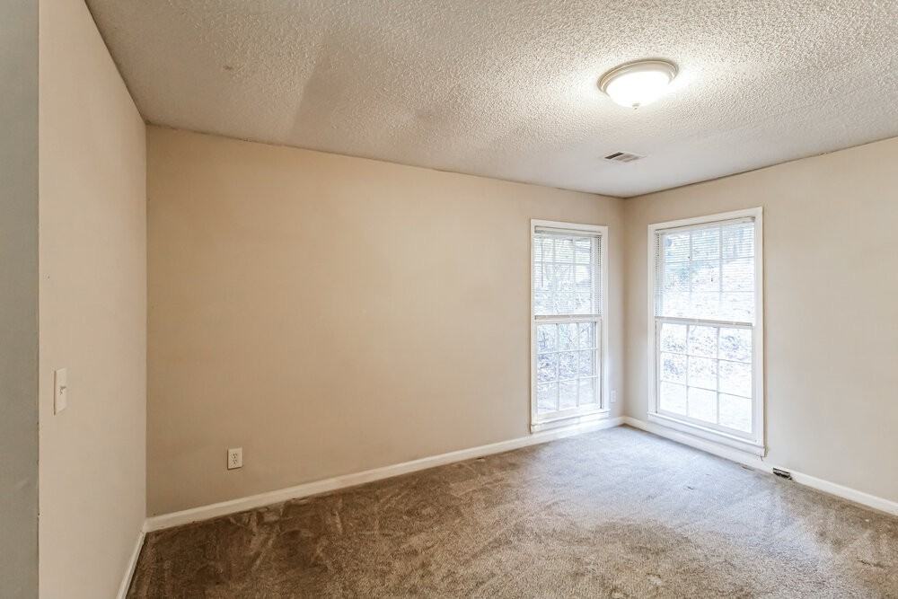 5657 Estates Ct - Photo 6 of 16