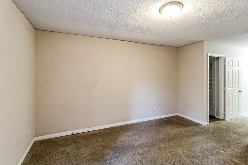 5657 Estates Ct - Photo 7 of 16