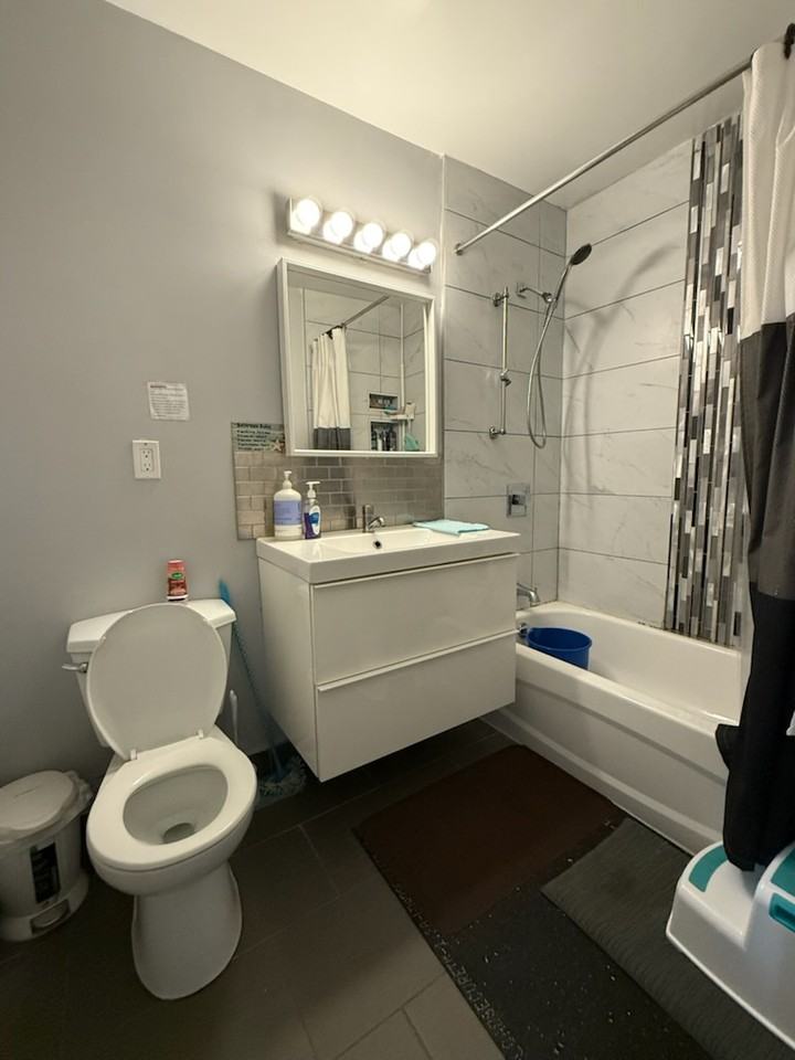 London Green Ct & Driftwood Ave - Photo 6 of 7