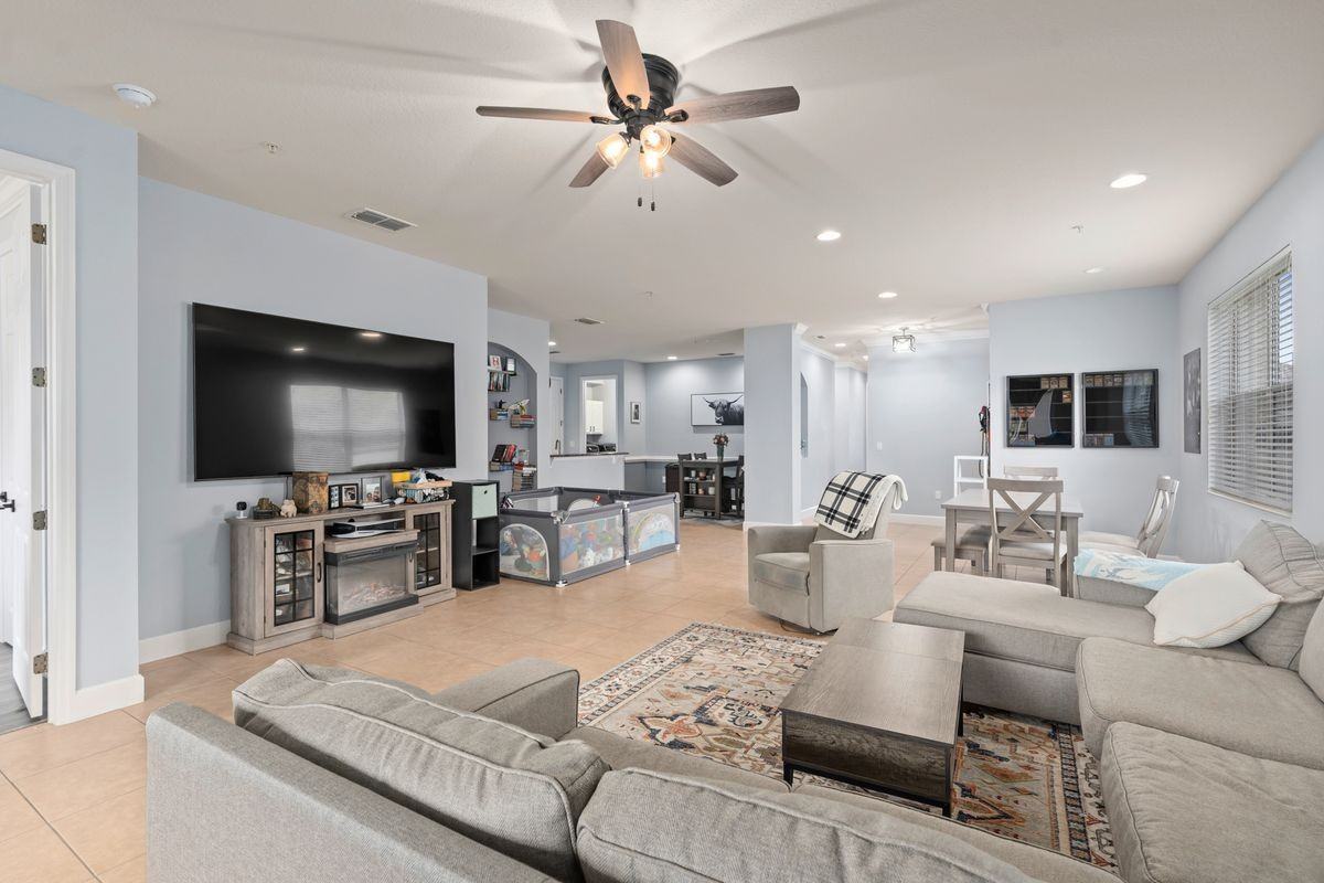 2400 Harwich Dr - Photo 2 of 6