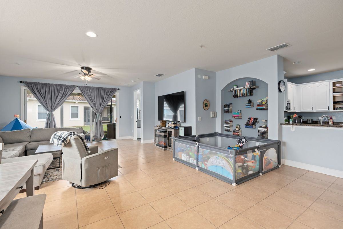 2400 Harwich Dr - Photo 3 of 6