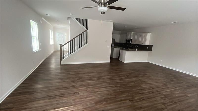 105 Berry Dr - Photo 3 of 15