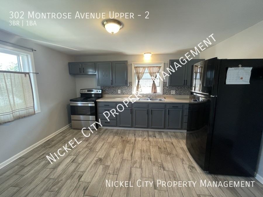302 Montrose Ave Uppr #2 - Photo 2 of 10