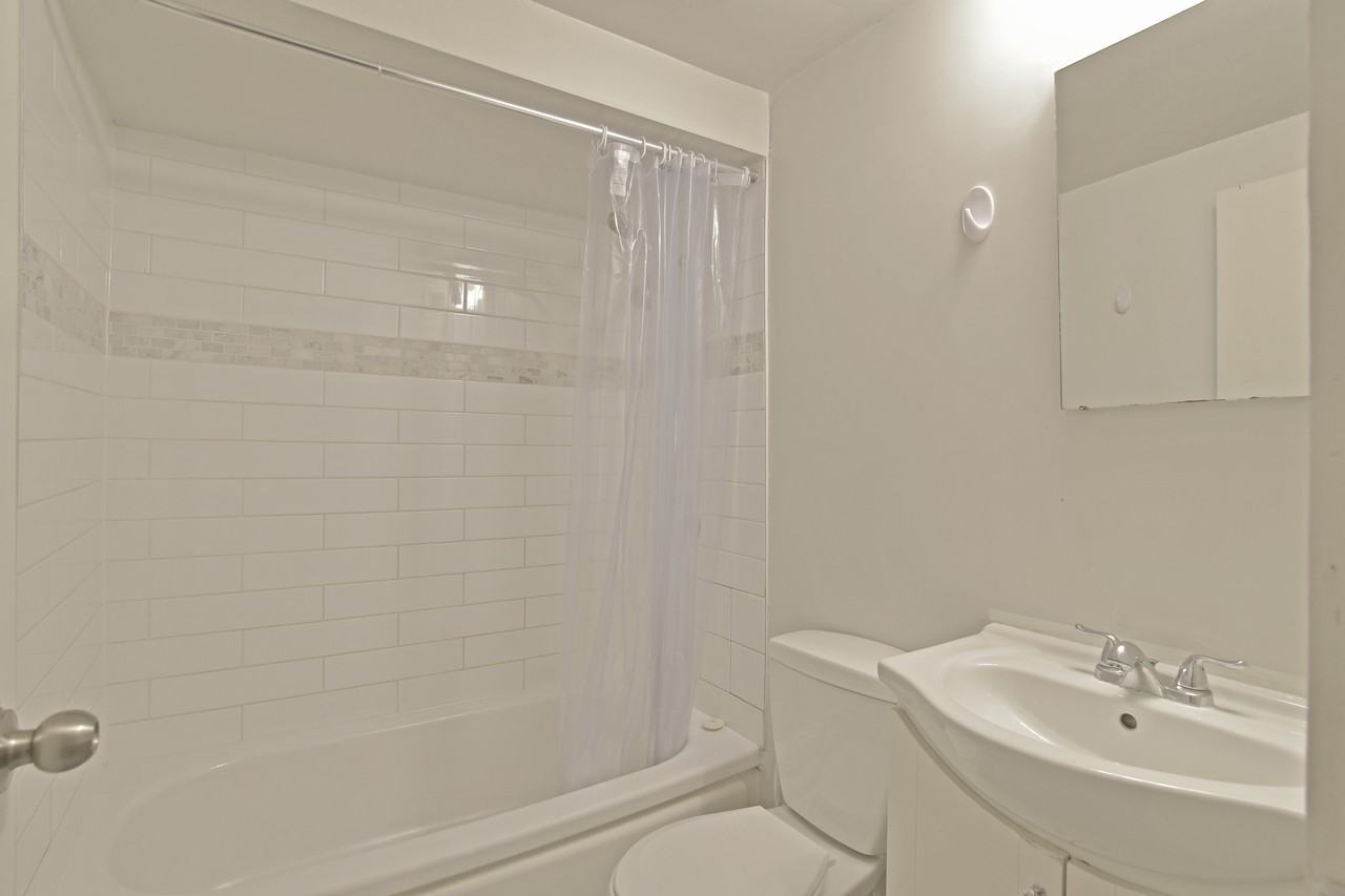 1540 Haro Street #2B - Photo 5 of 14