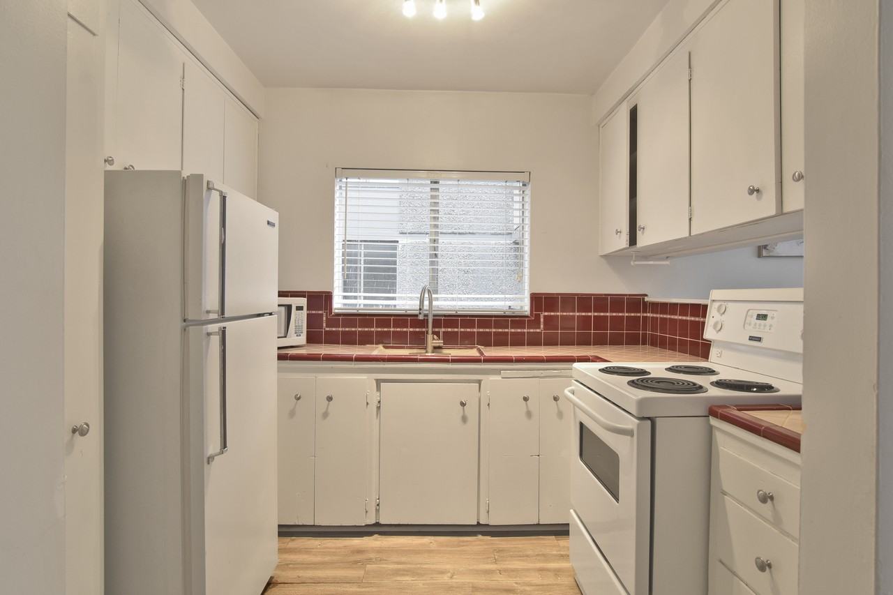 1540 Haro Street #2B - Photo 7 of 14