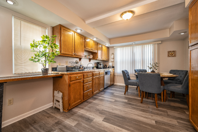 3722 Bainbridge Rd - Photo 6 of 45