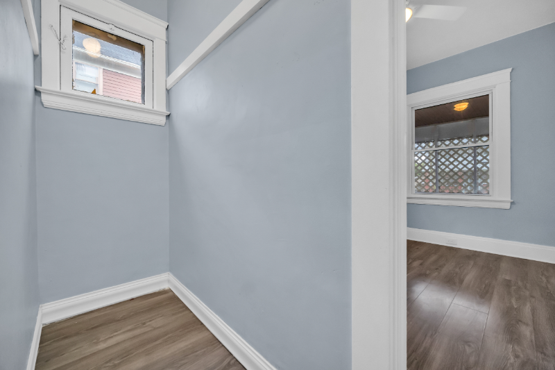 2826 E 124th St #B - Photo 5 of 15