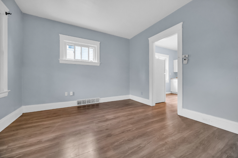 2826 E 124th St #B - Photo 7 of 15