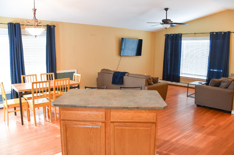 588 6th Ave - Photo 4 of 25