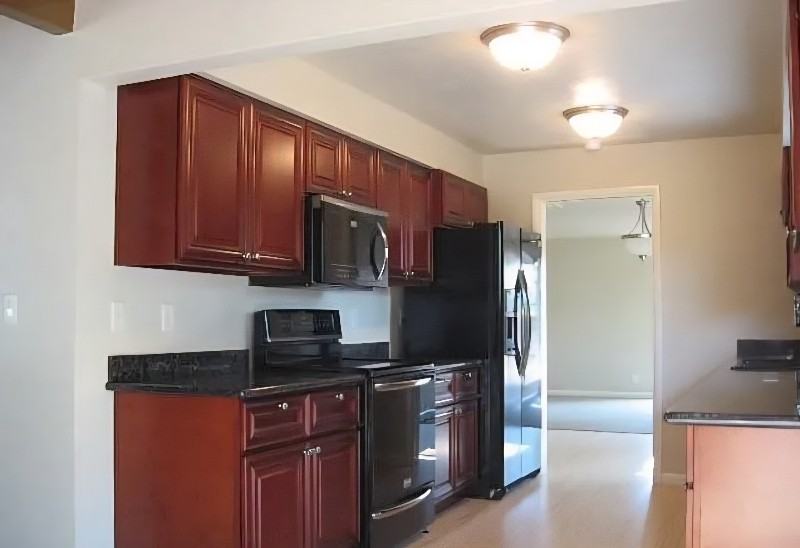 868 Charles Ave S - Photo 3 of 17