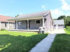 featured image of 504 Decorah Ave #1