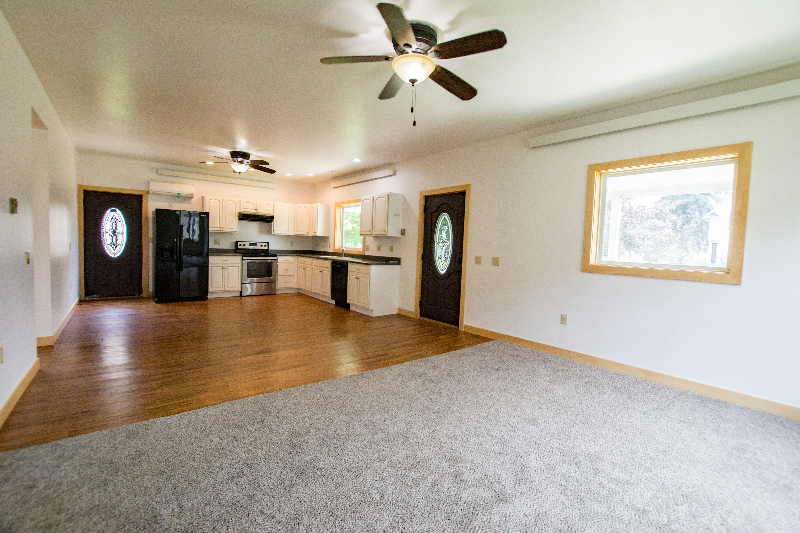 504 Decorah Ave #1 - Photo 3 of 12