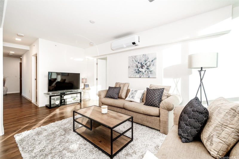 1391 Kapiolani Blvd #1413 - Photo 3 of 20