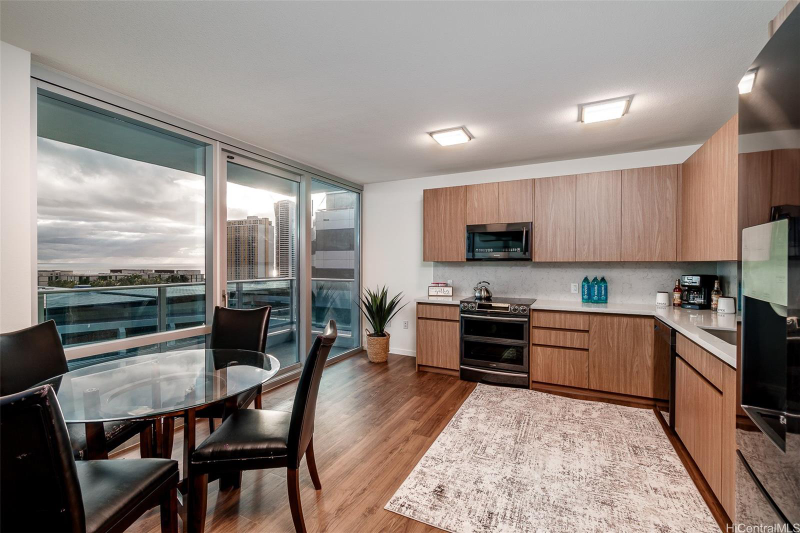 1391 Kapiolani Blvd #1413 - Photo 6 of 20