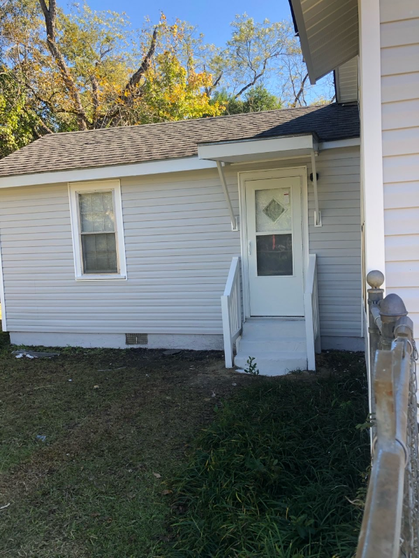 319 Railroad St - Photo 4 of 17