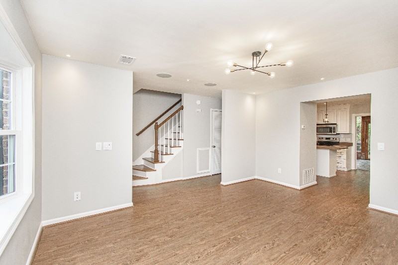 1825 Sussex Rd - Photo 5 of 23