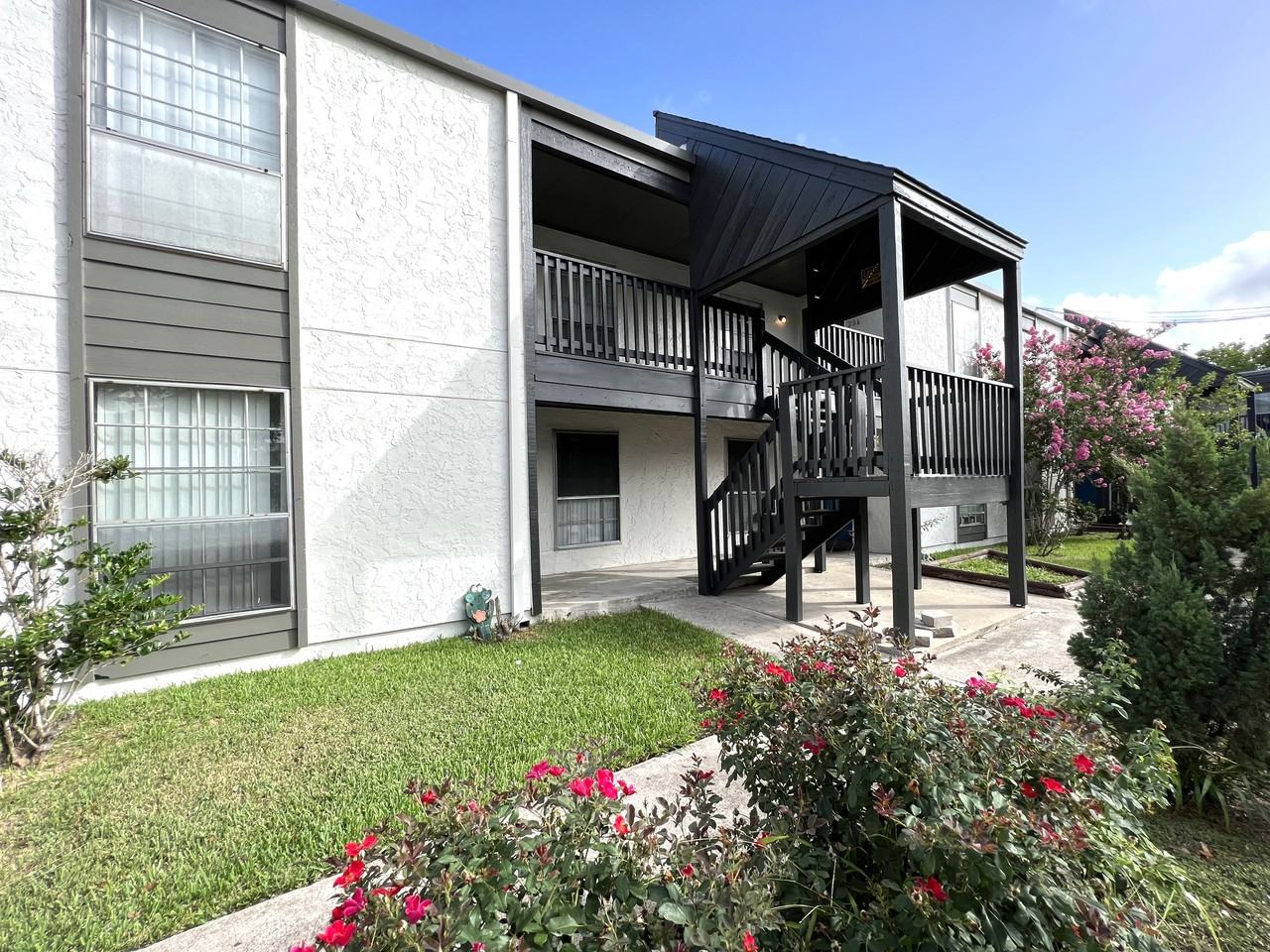 Vista Del Sol Apartments - Photo 2 of 14