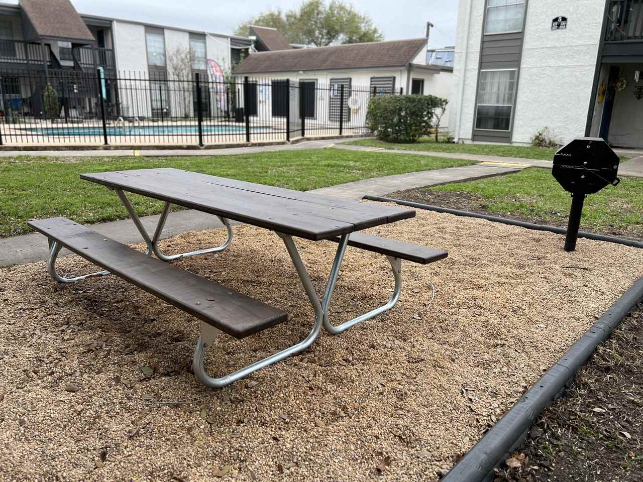 Vista Del Sol Apartments - Photo 5 of 14