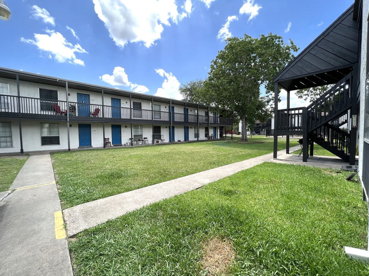 Vista Del Sol Apartments - Photo 6 of 14