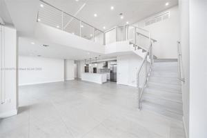 featured image of NE 34th St & Biscayne Blvd