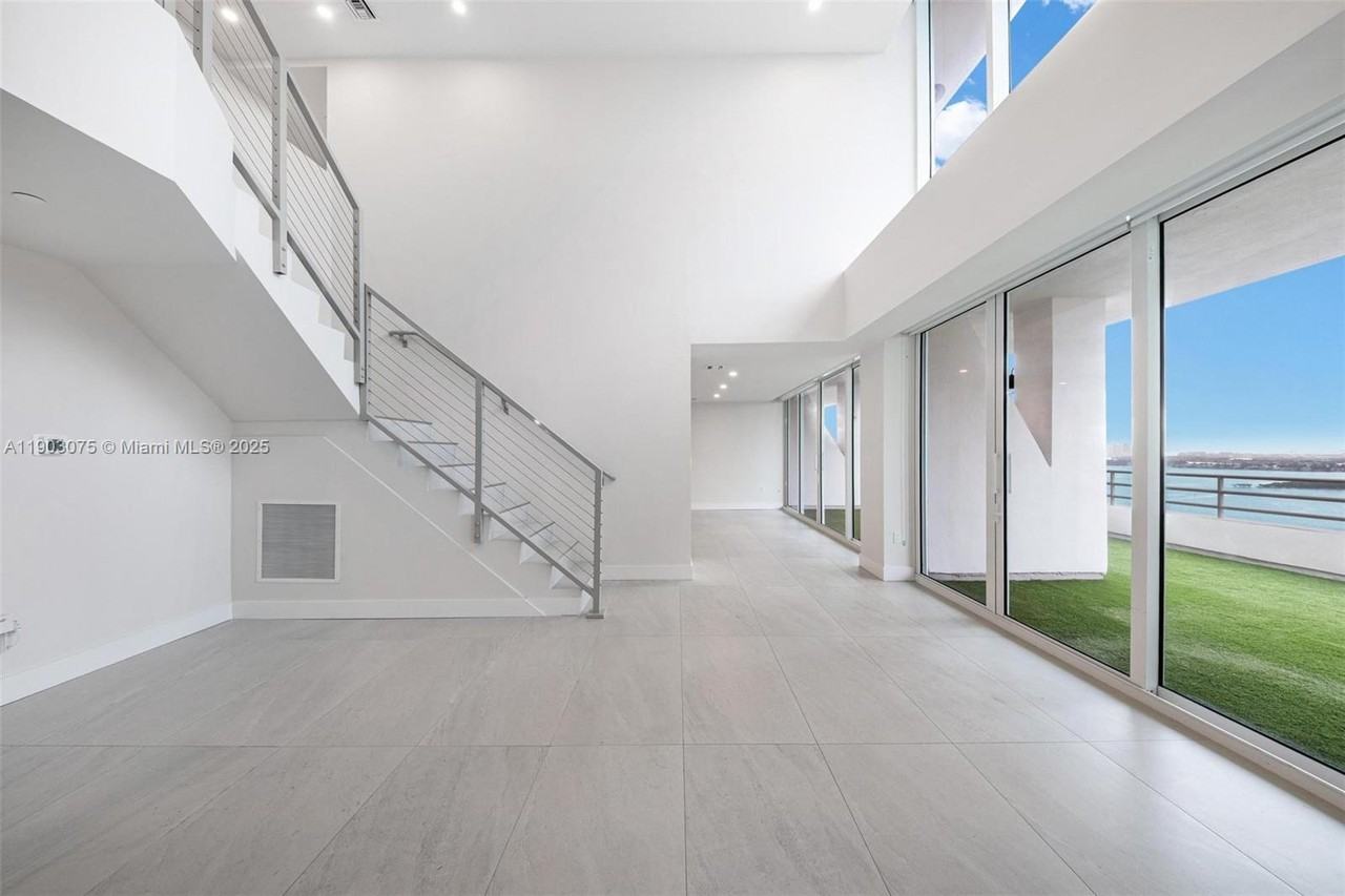 NE 34th St & Biscayne Blvd - Photo 4 of 37