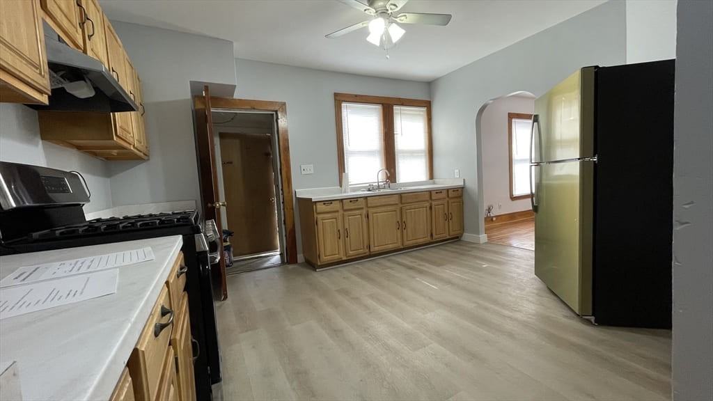 13 Whitman St #B - Photo 3 of 15