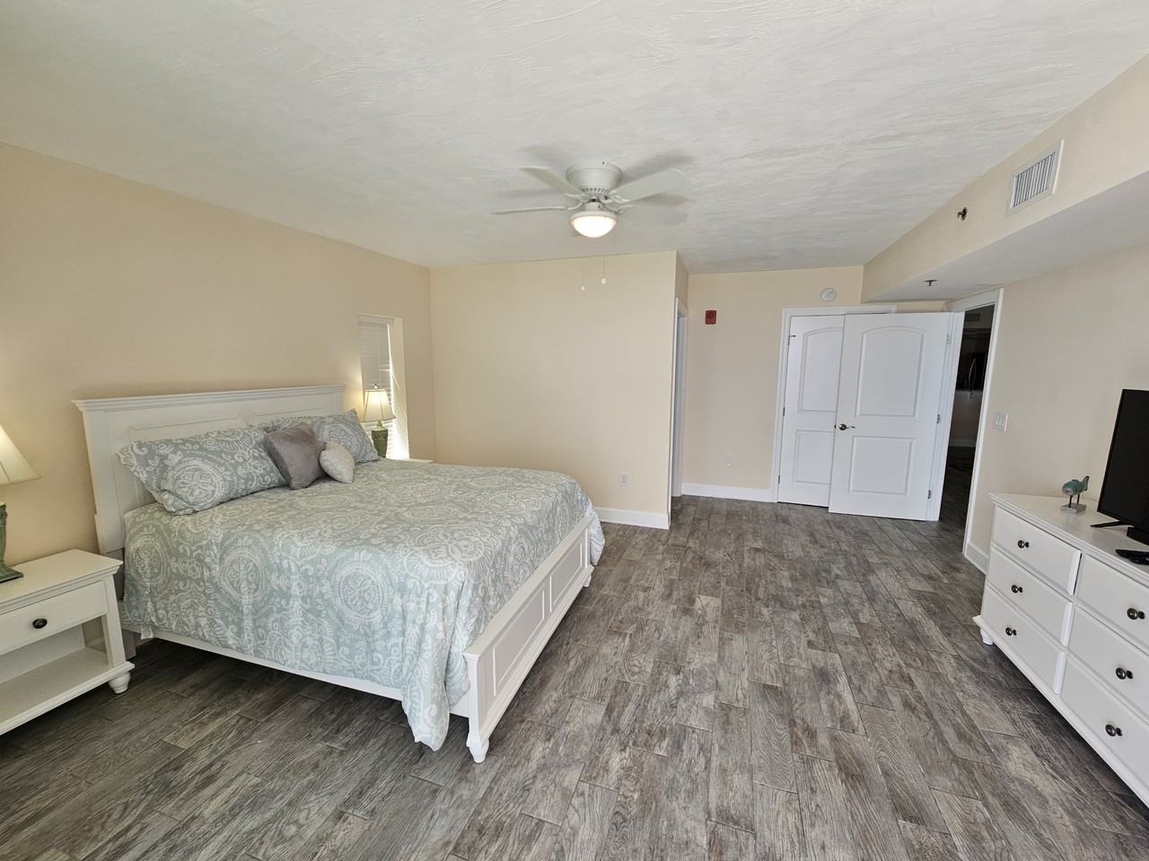 3797 South Atlantic Avenue #702 - Photo 7 of 23