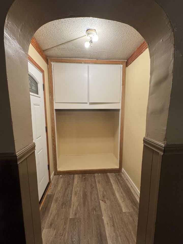 204 Independence Ave S #NA - Photo 3 of 20